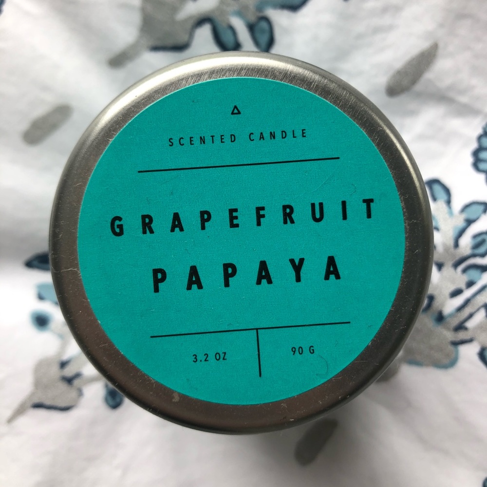 URBAN OUTFITTERS GRAPEFRUIT PAPAYA CANDLE